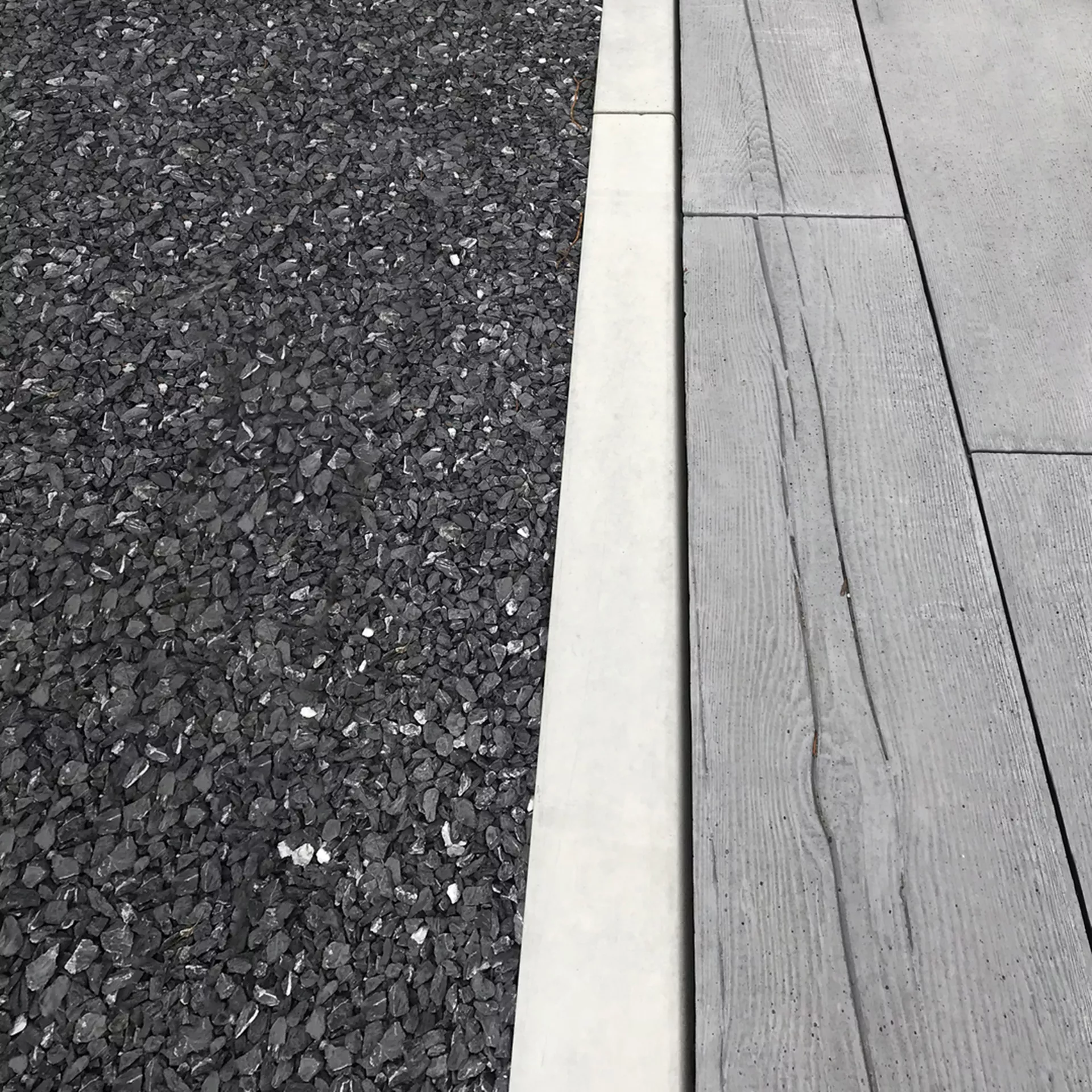 Pavés de délimitation