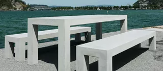Tische und Bänke