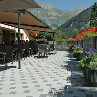 CLASSIC<sup>®</sup> Pflastersteine mit Nocken gefast glatt