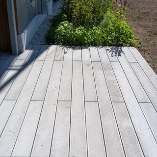 BOSCUS Betonbretter mit Holz- oder Rillenstruktur