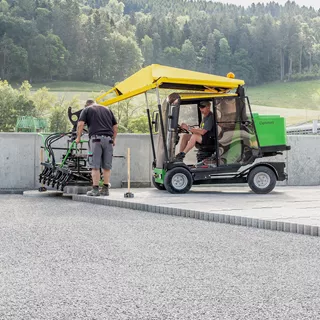 Verlegemaschinen für Verbund- und Pflastersteine