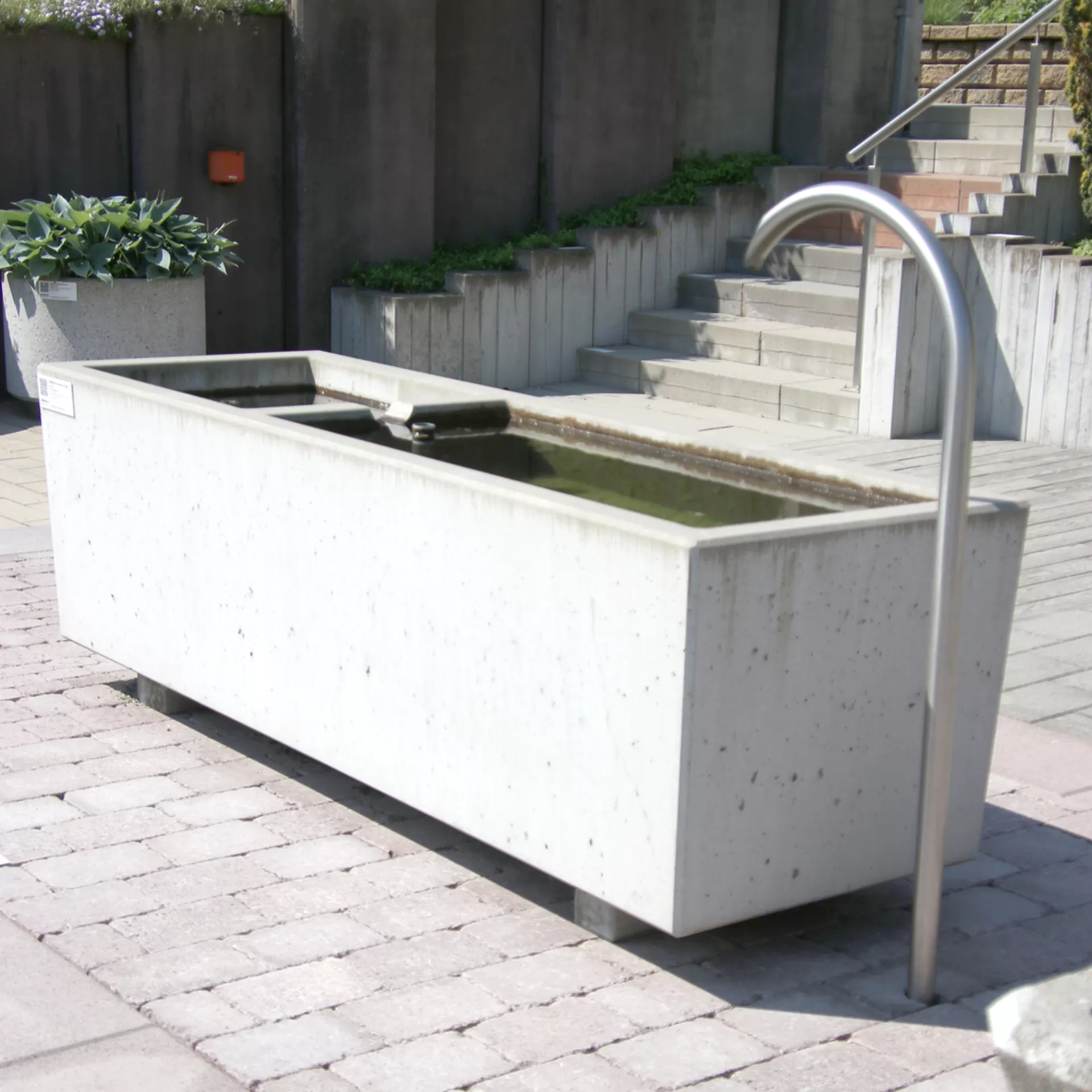 BAUERNHOF Brunnentröge