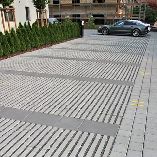 Schrittplatten mit Nocken